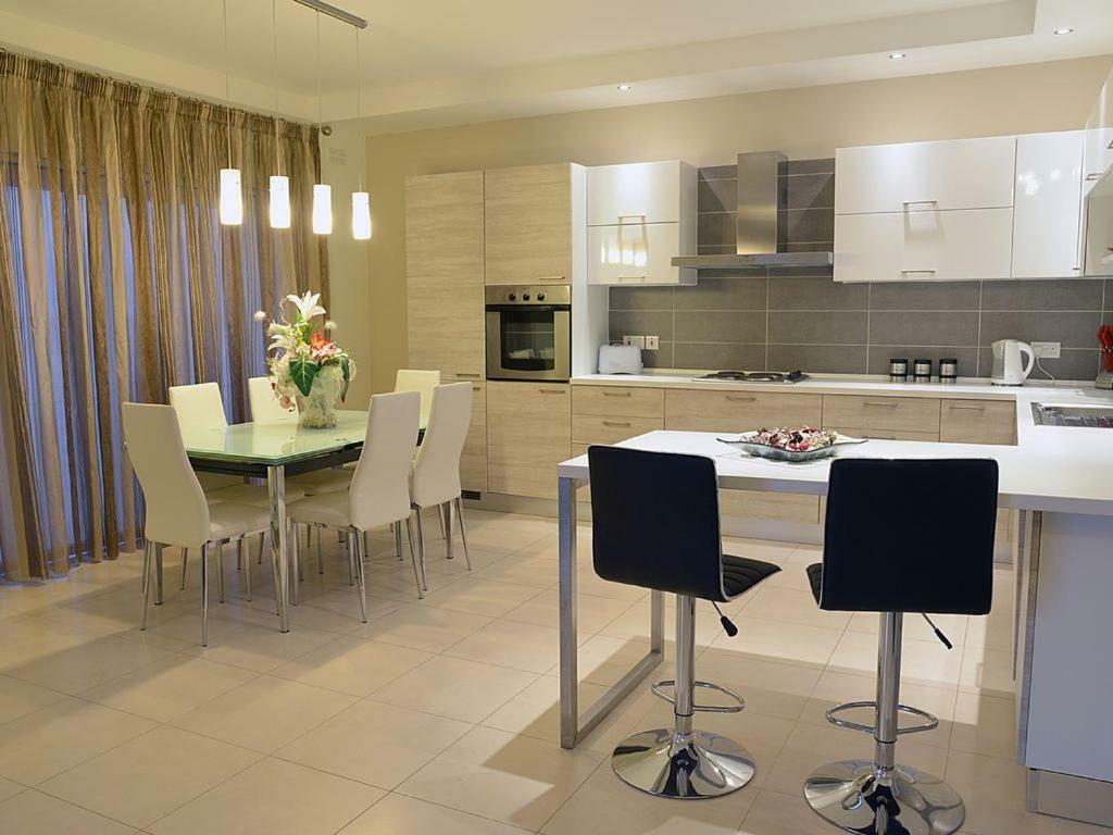 Tas-Sellum Residence Меллиеха Экстерьер фото